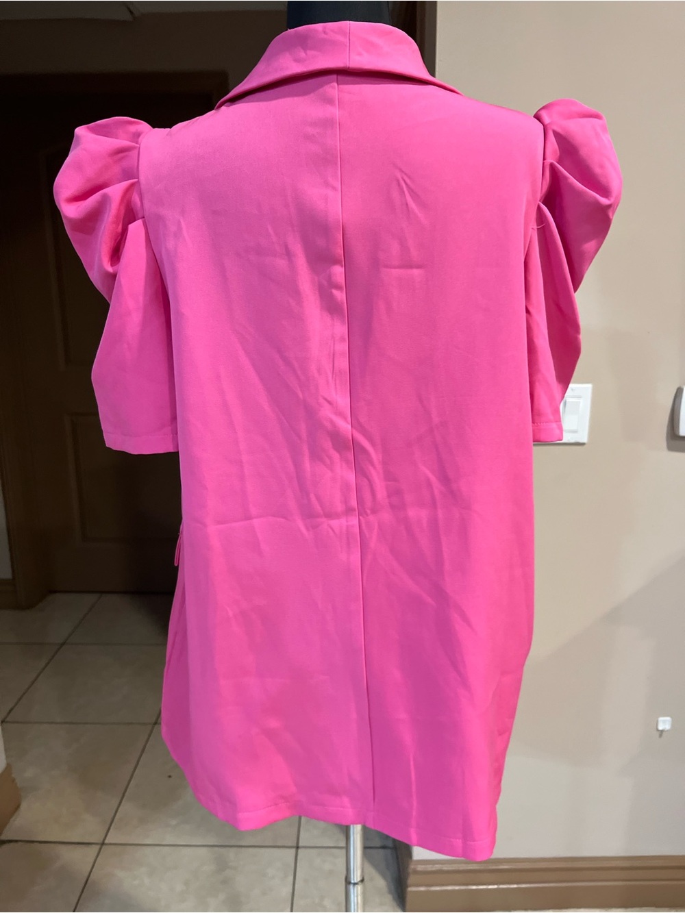 SHEIN Hot Pink Puff Sleeve Single-Button Blazer - Picture 5 of 6